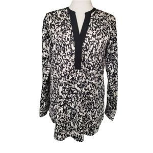 Vince Camuto Womens Black Animal Print Long Sleeve V Neck Blouse Size XS